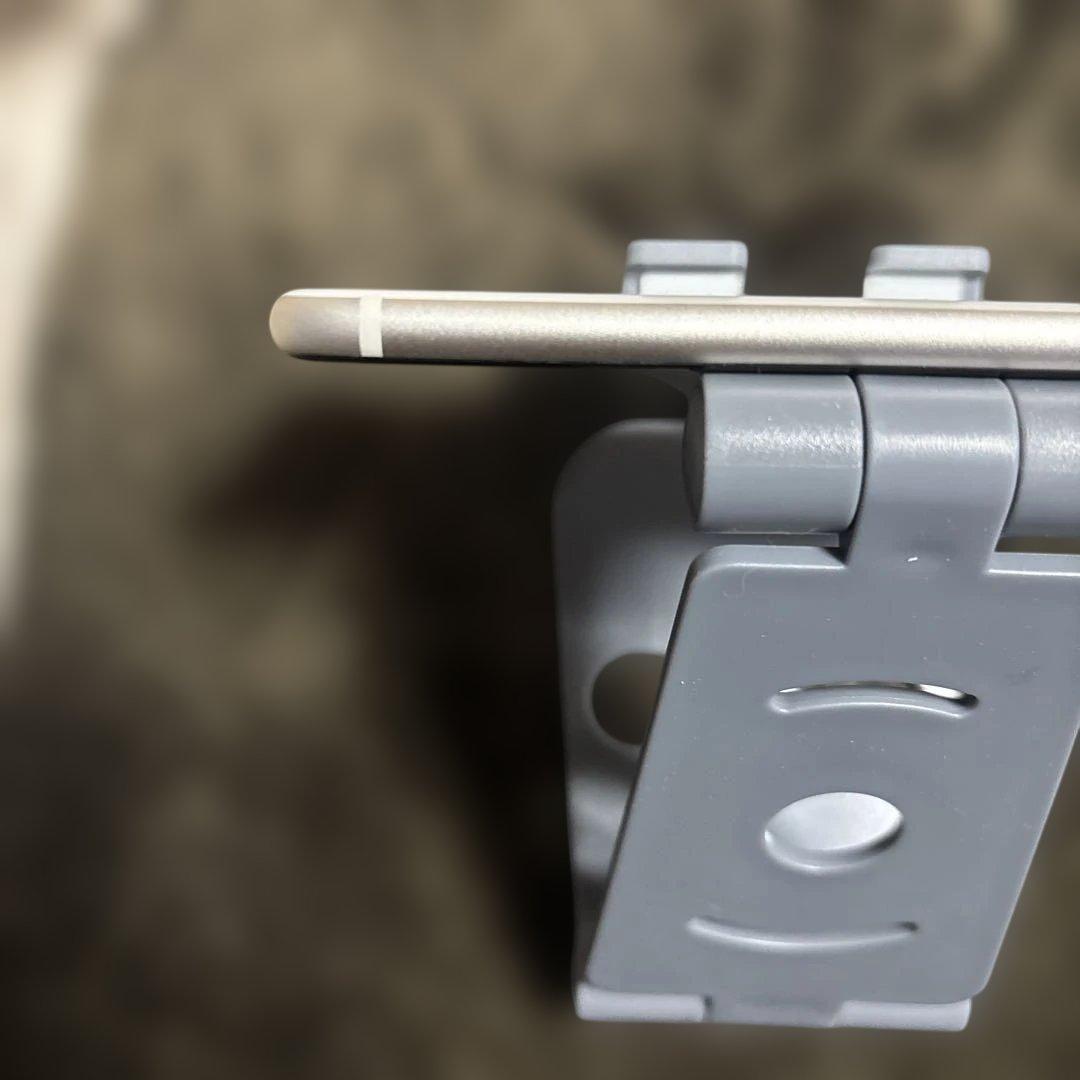 Apple iphoese3第三世代64GBホワイトバッテリー残量85%