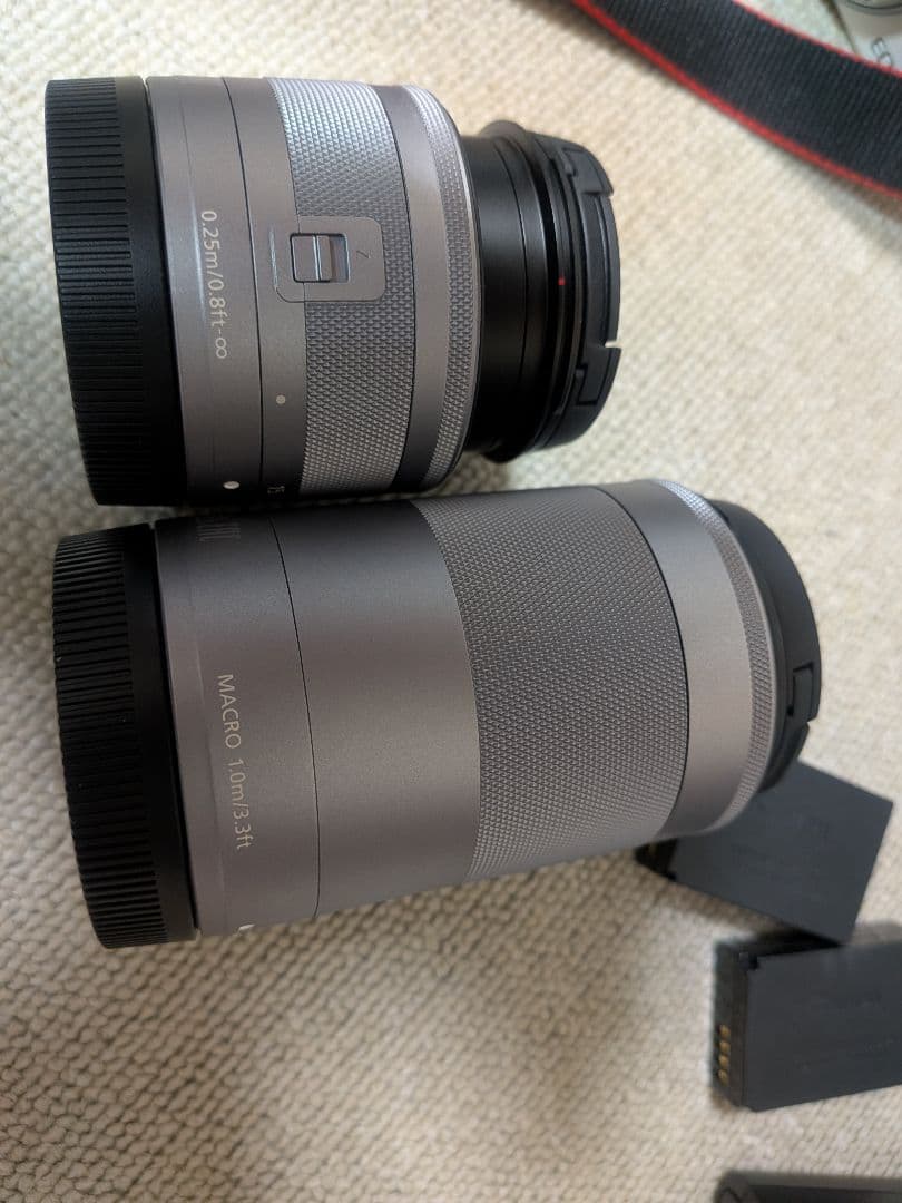 Canon EOS Kiss M 白色ズームキットレンズ2本付きバッテリー2個