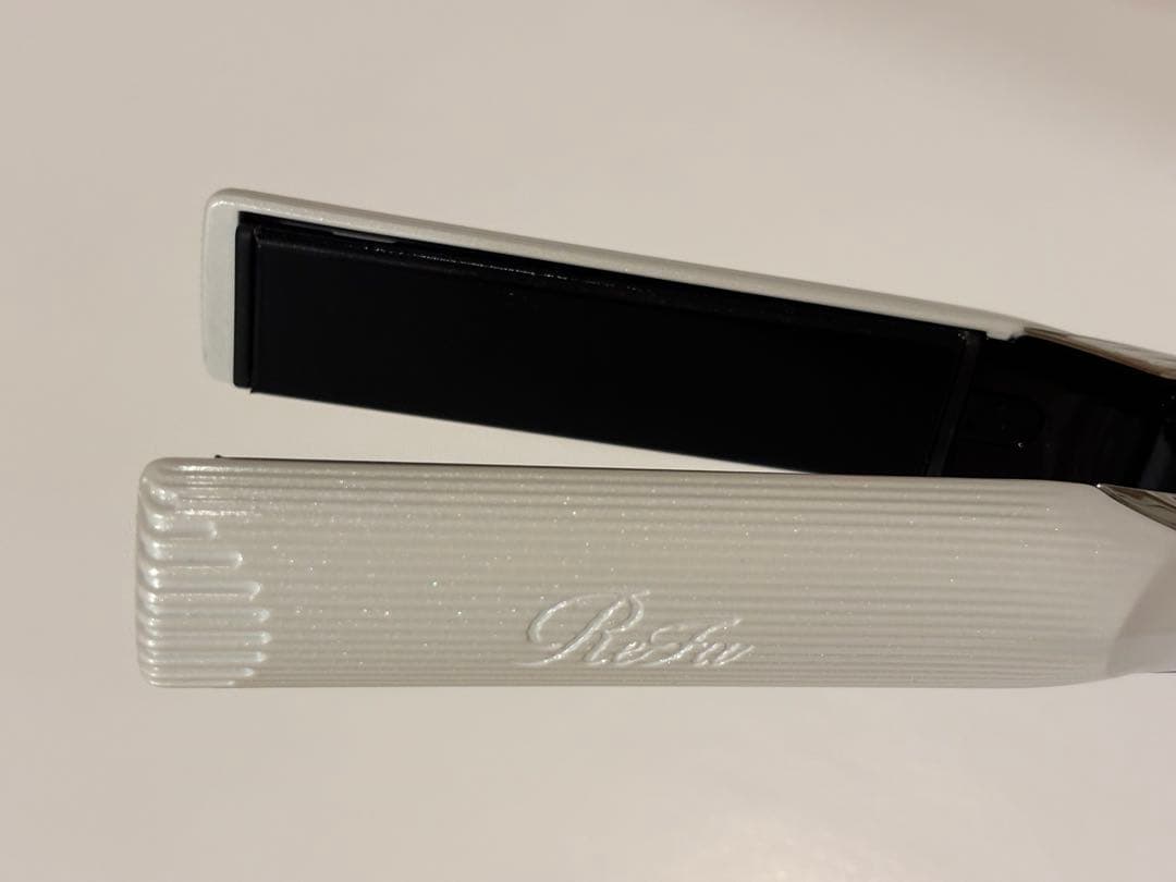 【美品】正規品　リファ　ストレートヘアアイロン ホワイト