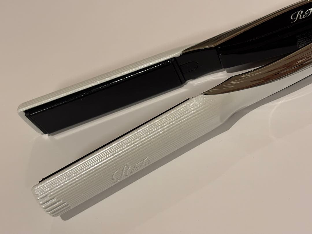 【美品】正規品　リファ　ストレートヘアアイロン ホワイト