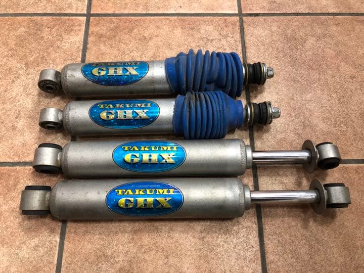 ハイエース200  TAKUMI-GHXショックアブソーバー