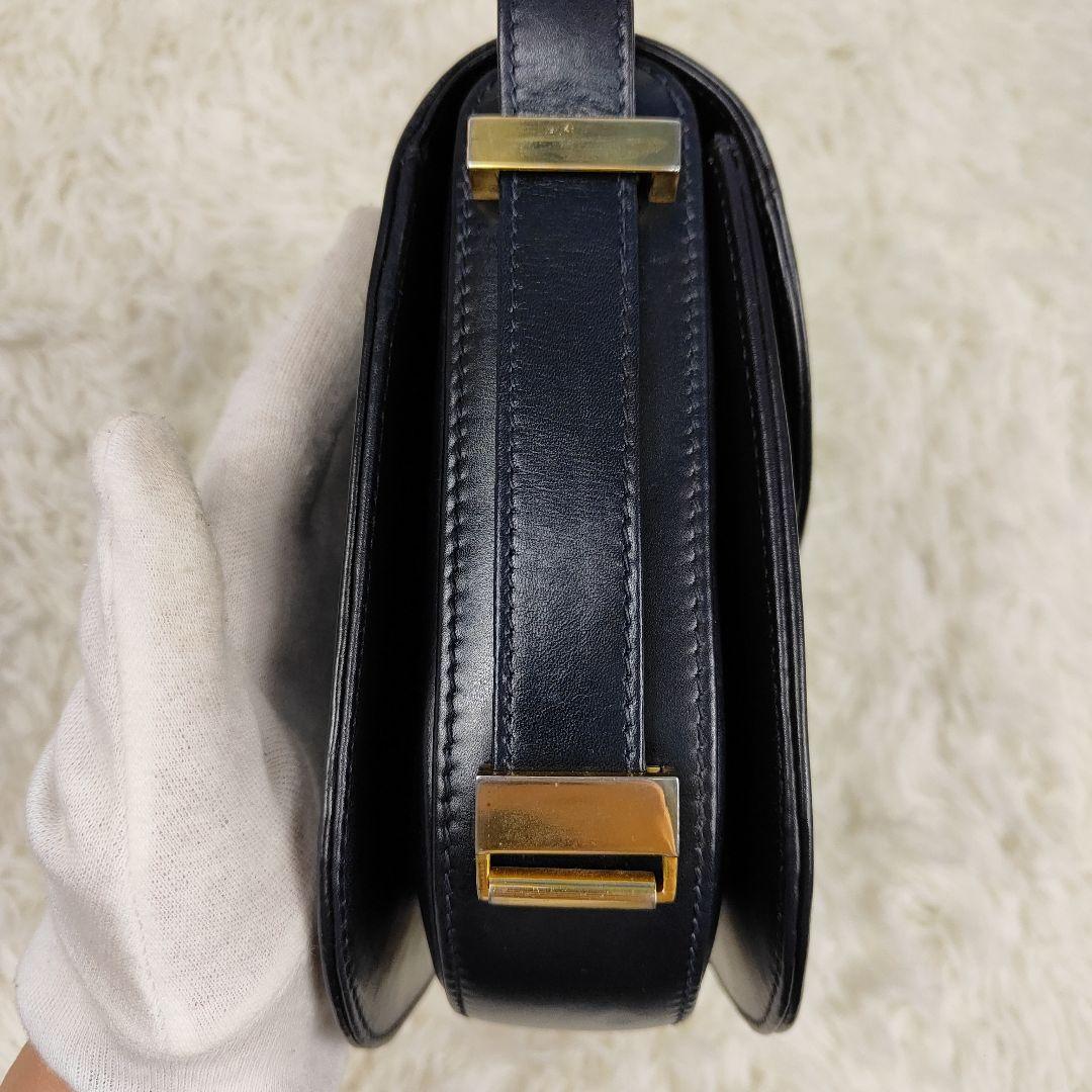 本日限定価格　グッチ　ハンドバッグ　ワンショルダー　肩掛け　ネイビー　GG金具