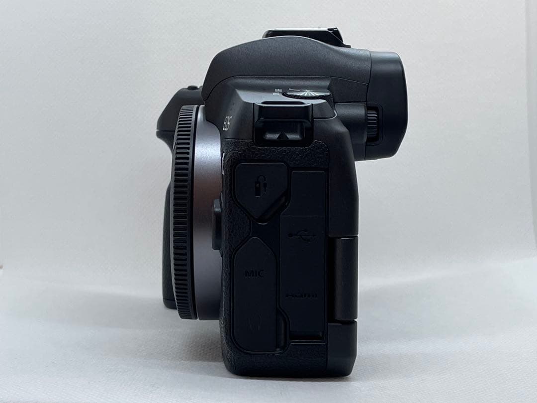 Canon EOS R フルサイズミラーレスカメラ