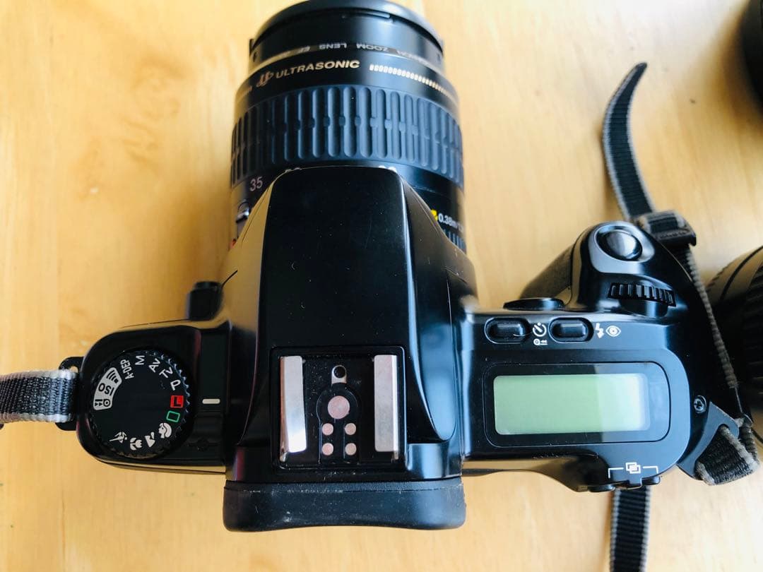 CanonキャノンEOS Kissレンズ２つセット付き一眼レフフィルムカメラ