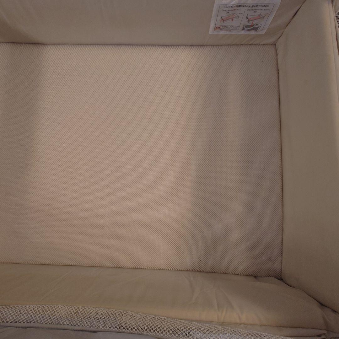 【美品】アップリカココネルエアーAB[ベビーベッド 折り畳み 持ち運び]