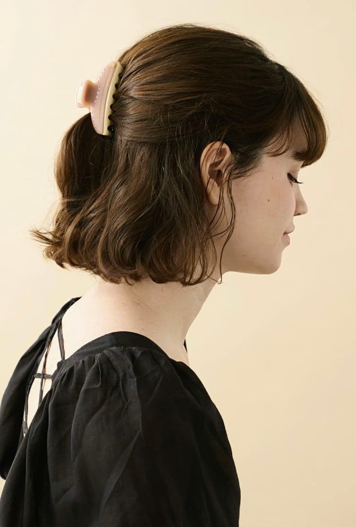 アレクサンドルドゥパリ スワロフスキー ヴァンドームクリップ ベージュ