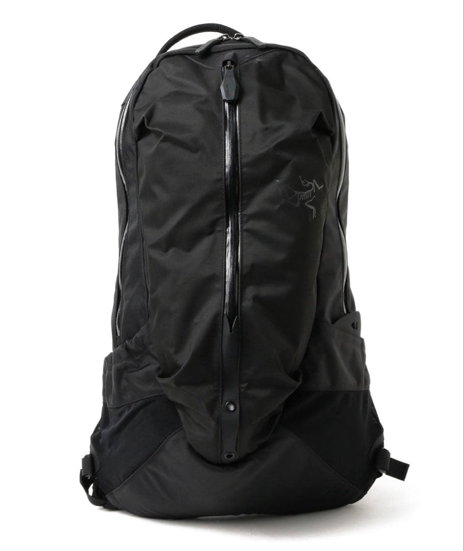 極美品　現行　arc'teryx arro22