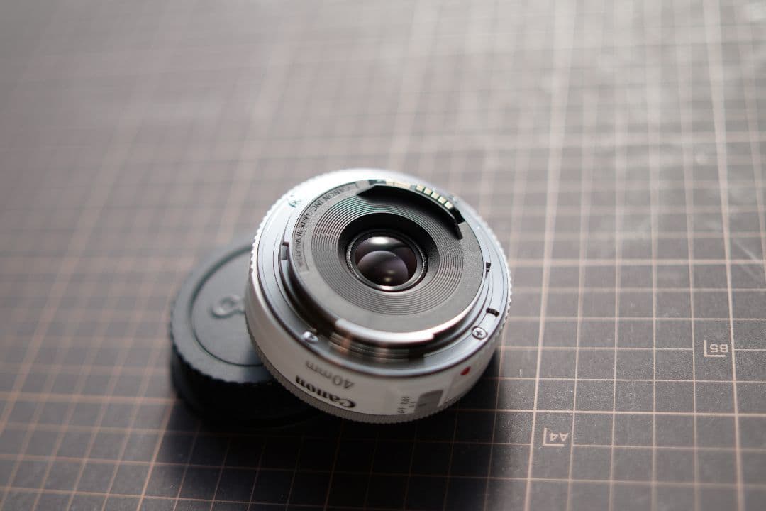 【美品】 Canon EF 40mm F2.8 STM　ホワイト　白