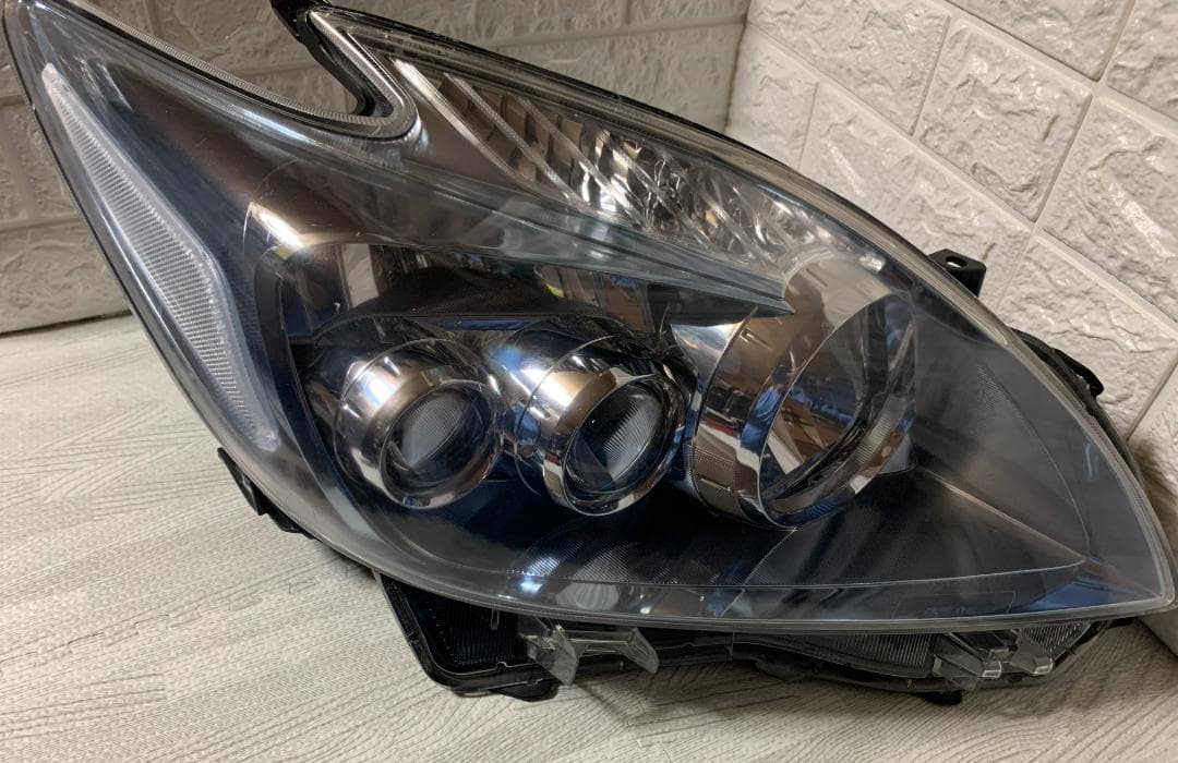 プリウス ZVW30 ツーリング用 右ヘッドライト（右側のみ）