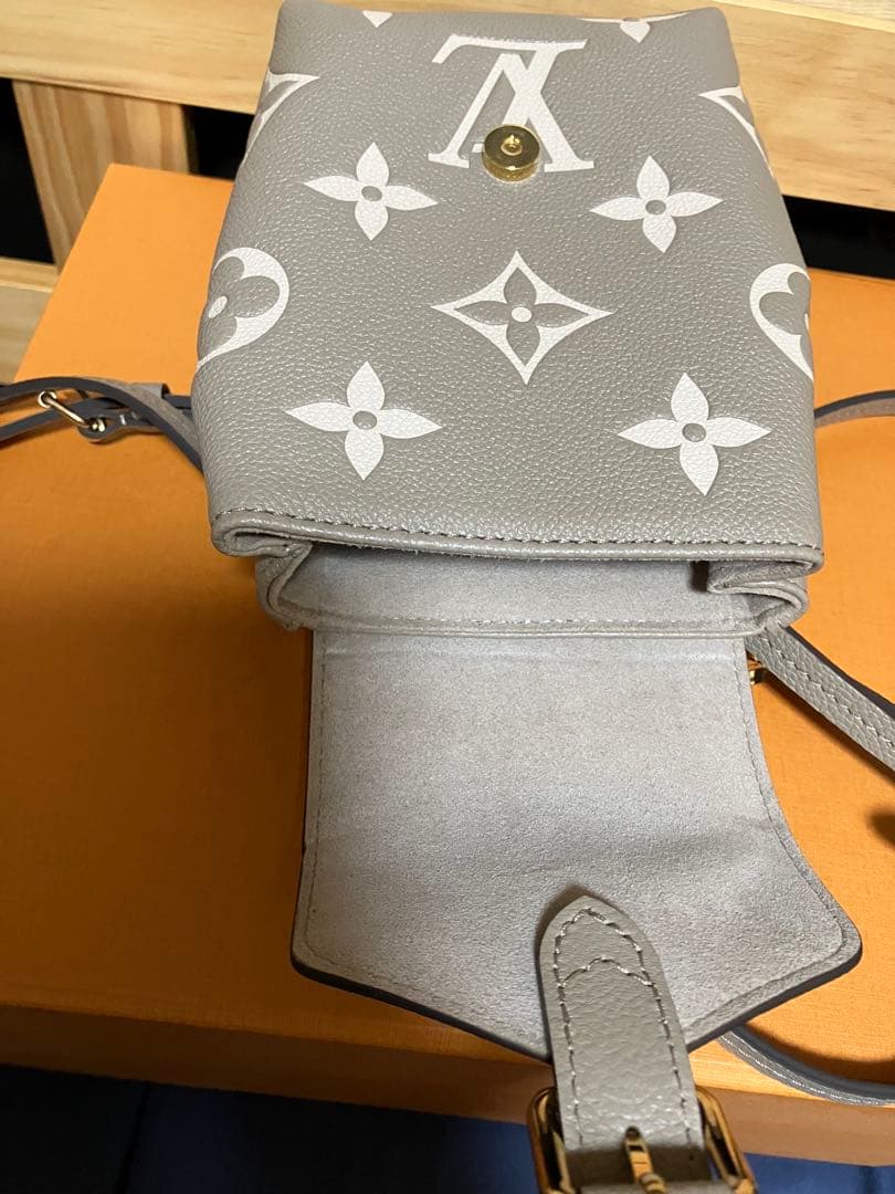 ぽよぽん様 ヴィトンバッグパック美品 正規品グレーショルダー