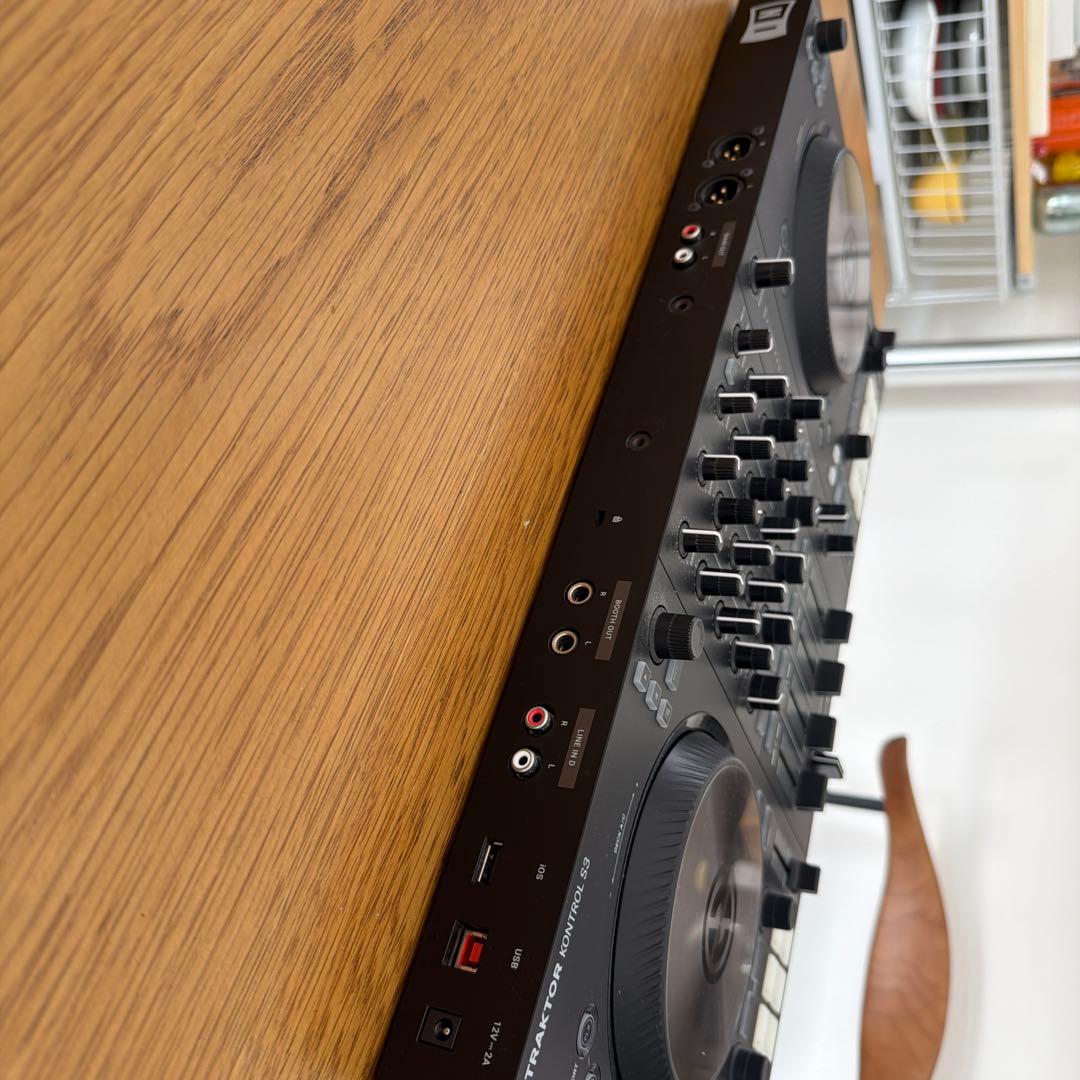 TRAKTOR KONTROL S3 DJコントローラー