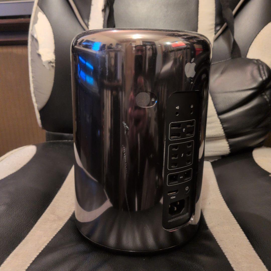 Apple Mac Pro (Late 2013) 本体①