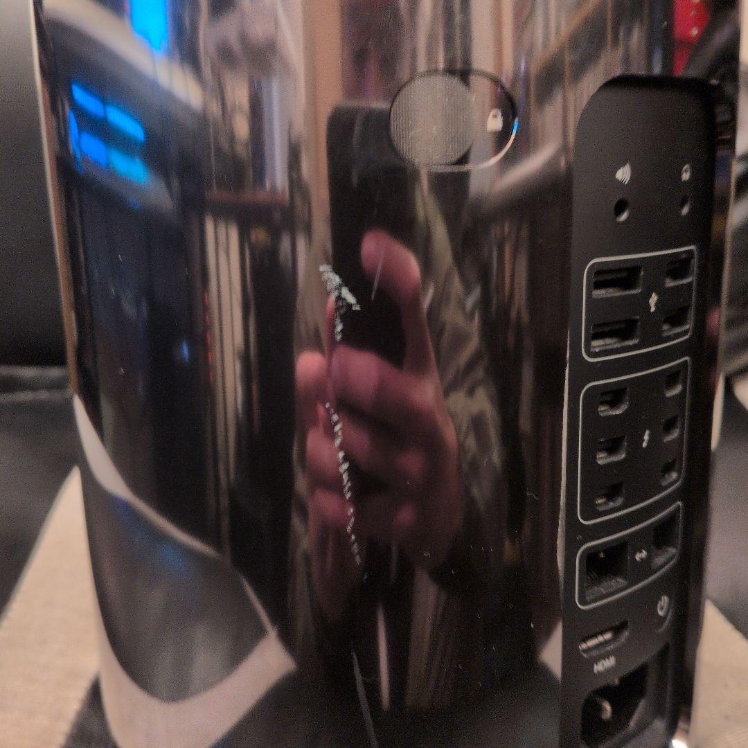 Apple Mac Pro (Late 2013) 本体①