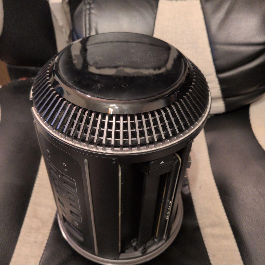 Apple Mac Pro (Late 2013) 本体①