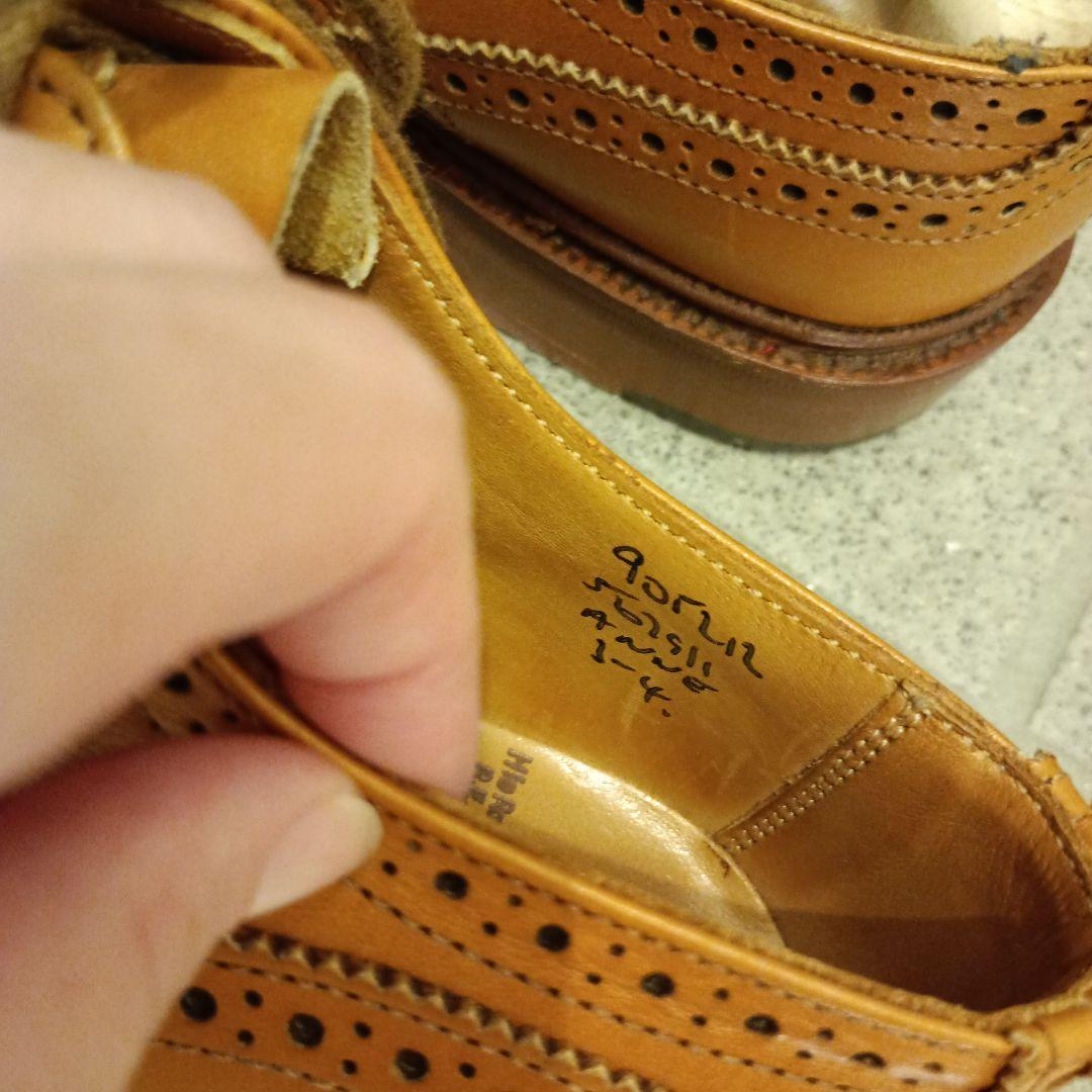 Tricker's ブラウン レザー ウィングチップ