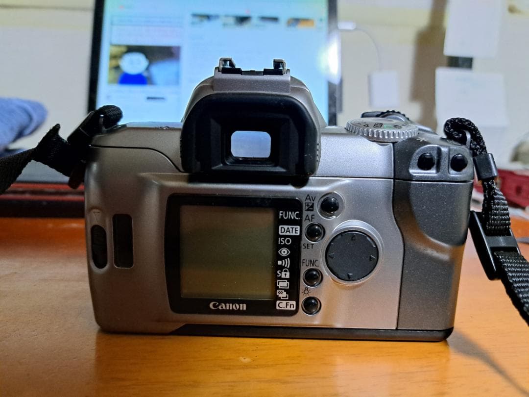 フィルムカメラ Canon EOS Kiss 7