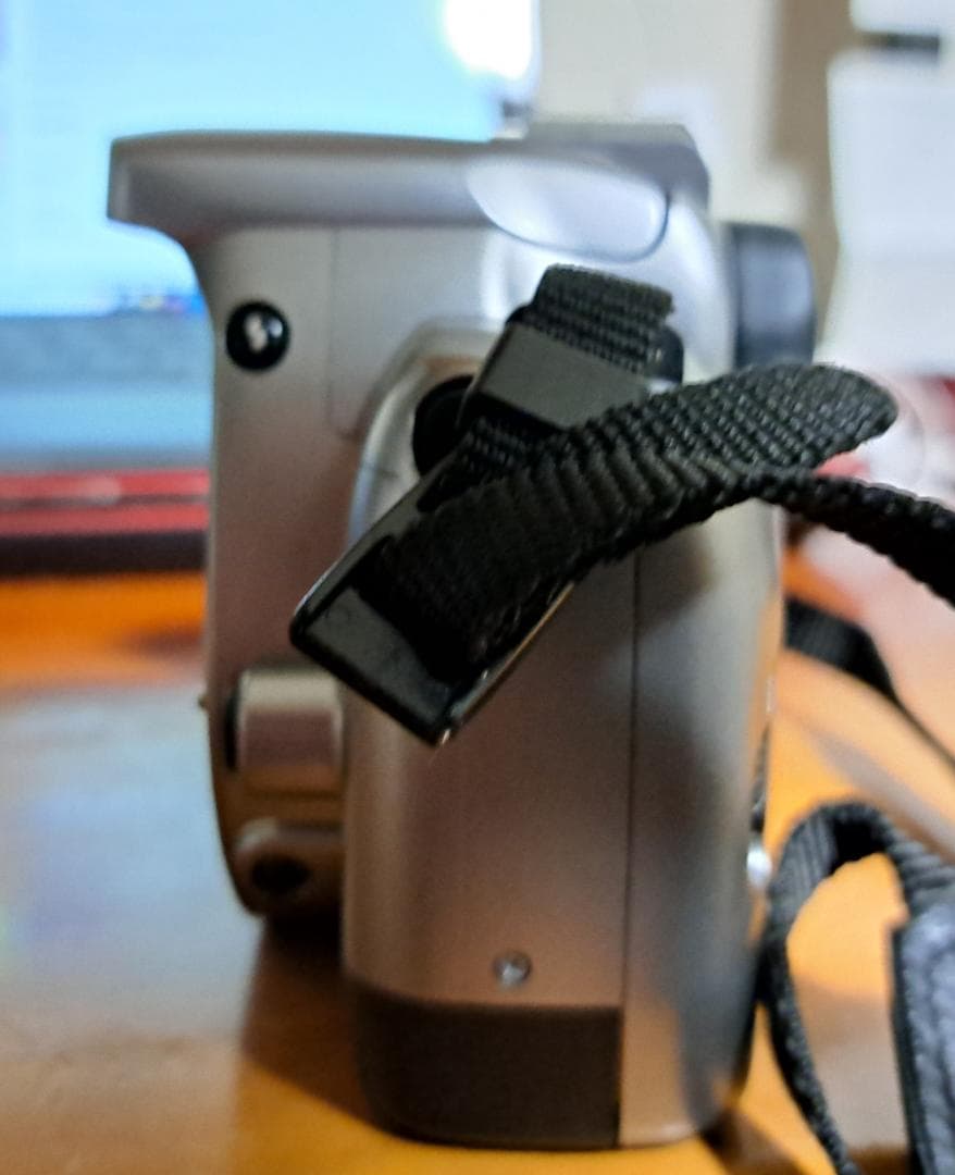 フィルムカメラ Canon EOS Kiss 7