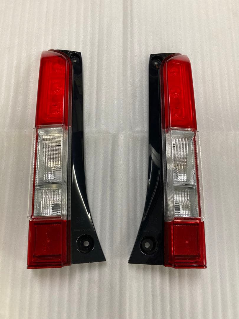 HONDA 純正 N-VANテールランプ左右セット