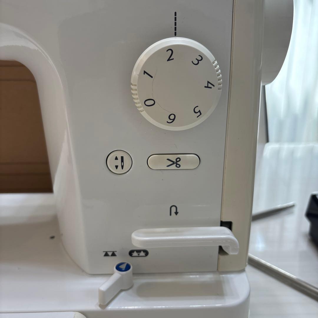 JUKI　SPUR25DX・フットコン+糸切装置・押え多数・大型テーブル・レバー