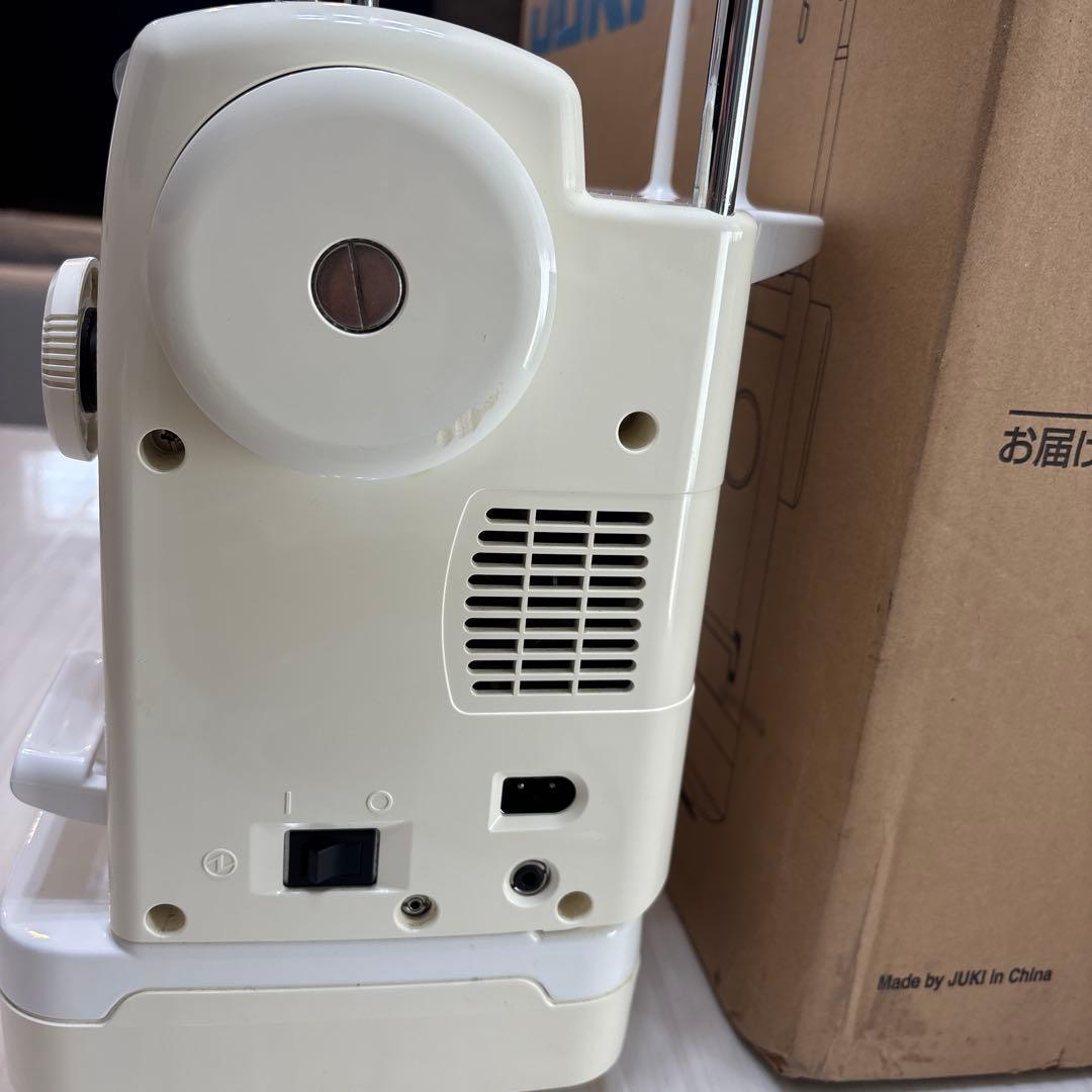 JUKI　SPUR25DX・フットコン+糸切装置・押え多数・大型テーブル・レバー