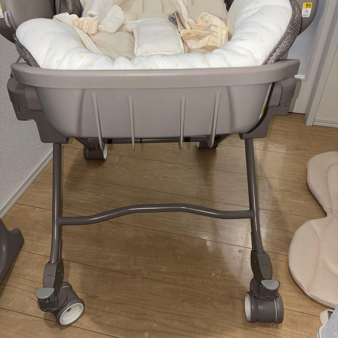 Aprica ユラリズム オートスイング ムーンロック 電動