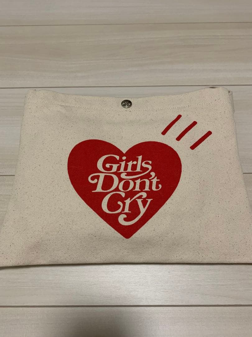 Human Made × Girls Don't Cry サコッシュ