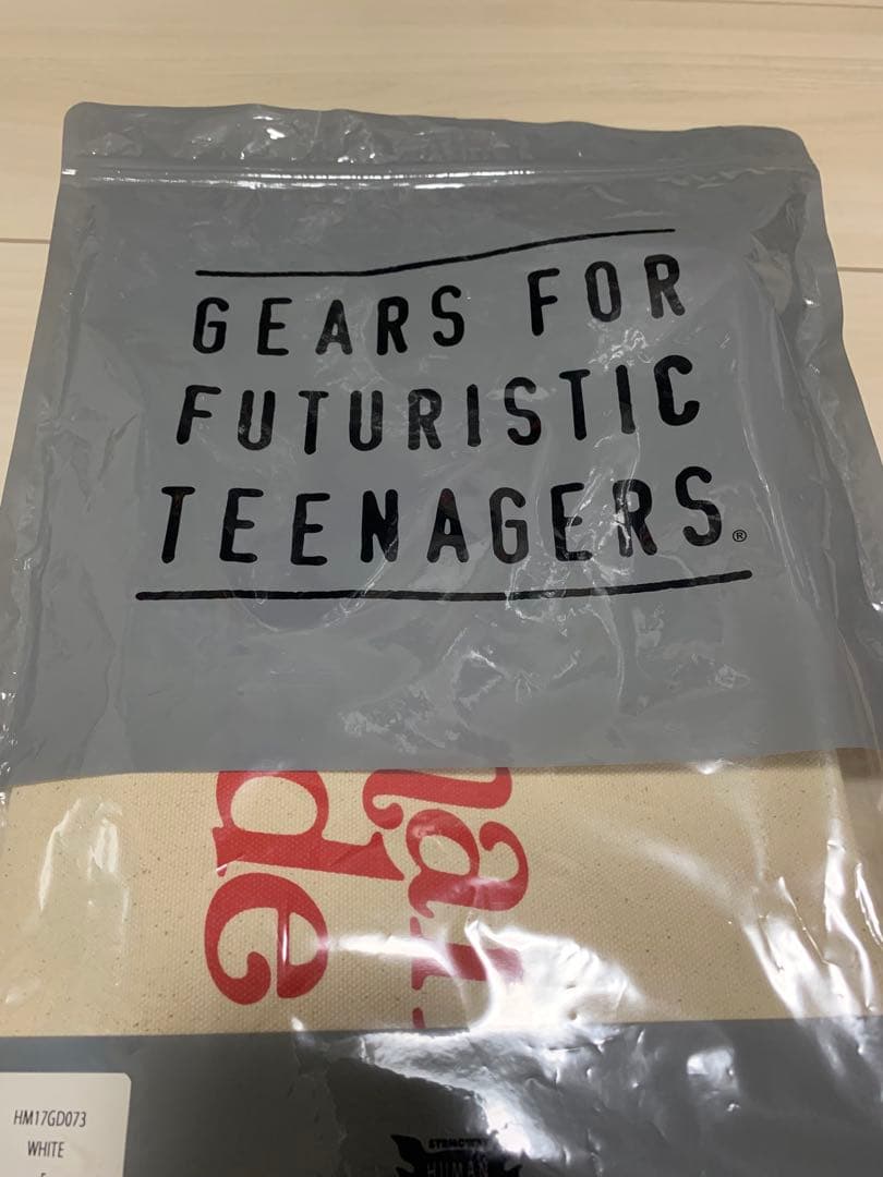 Human Made × Girls Don't Cry サコッシュ