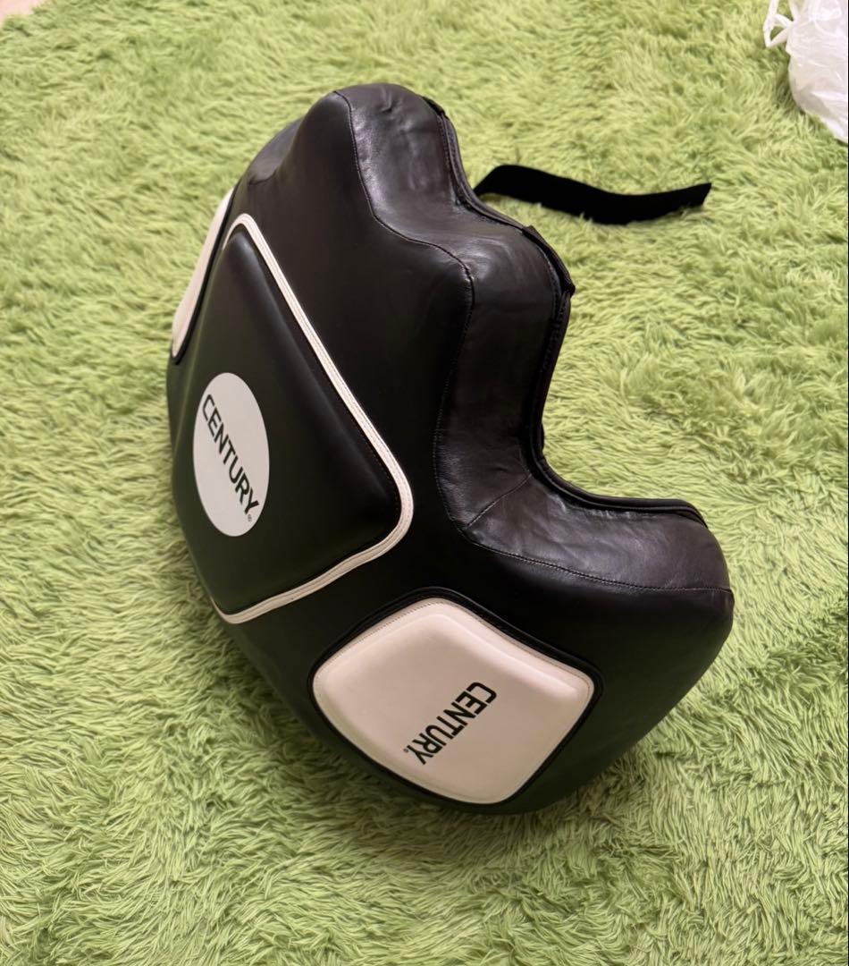 CENTURY パンチングミット 黒/白