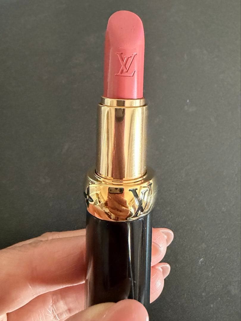 LV ルージュ サテン リップスティック　106