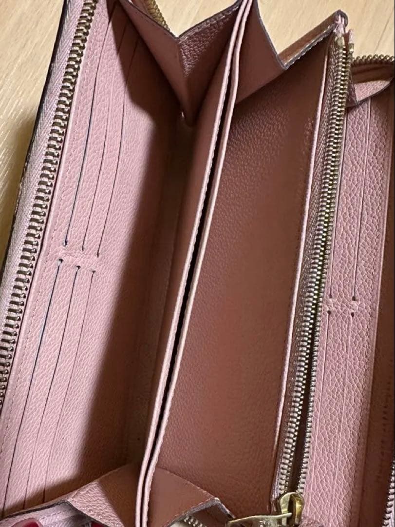 Louis Vuitton ピンク エンボス長財布