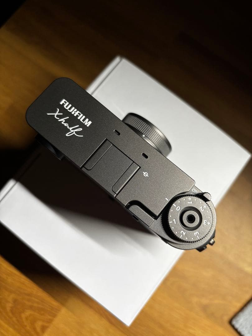 FUJIFILM Xhalf X-HF1 チャコールシルバー