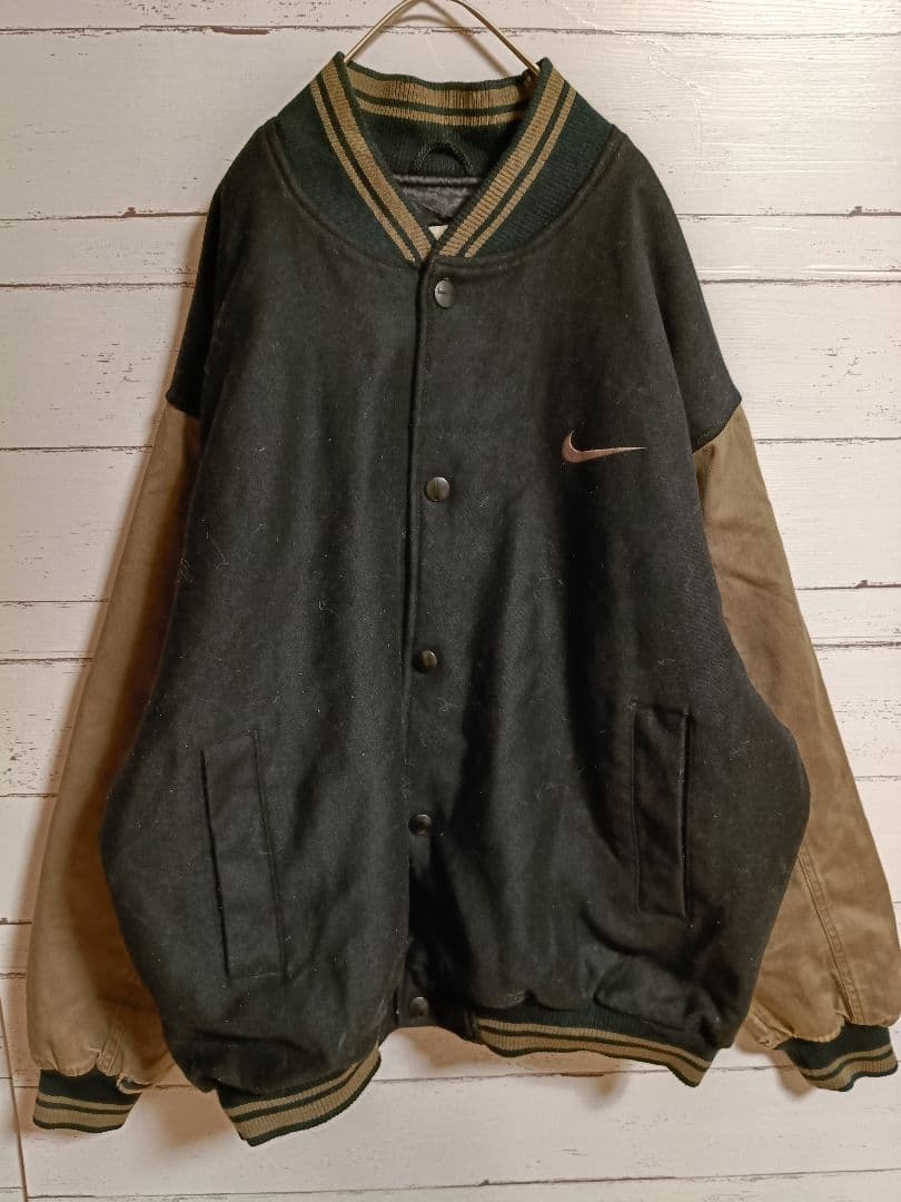 【訳あり】ナイキ スタジャン 刺繍ロゴ バイカラー タグビッグ