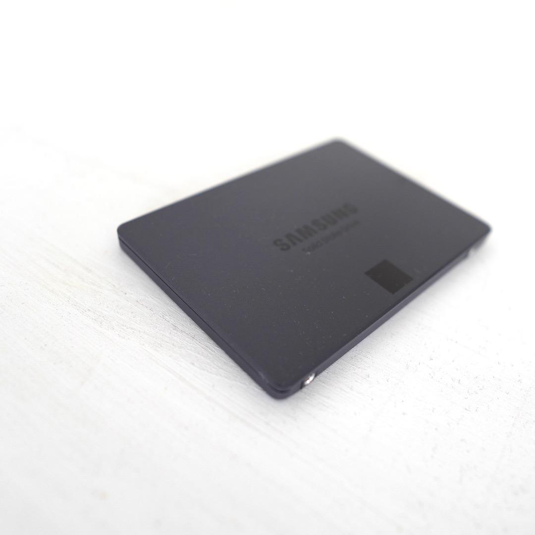 【新品】Samsung 870 QVO 8TB SSD MZ-77Q8T0B