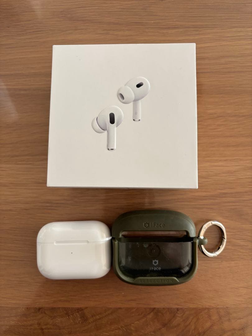 AirPods Pro2 (第2世代) 本体と充電ケース