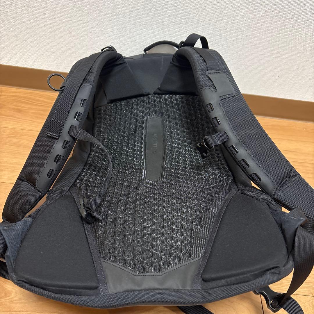 【正規店購入レシート付属】ARC'TERYX　Arro22