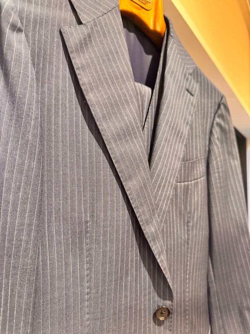 ビームス　ブリッラペルイルグスト　ネイビーストライプ　3Pスーツ サイズ46