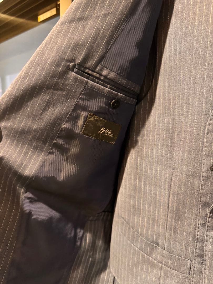 ビームス　ブリッラペルイルグスト　ネイビーストライプ　3Pスーツ サイズ46