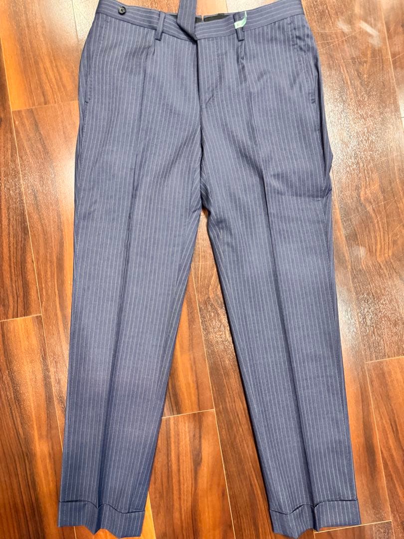 ビームス　ブリッラペルイルグスト　ネイビーストライプ　3Pスーツ サイズ46