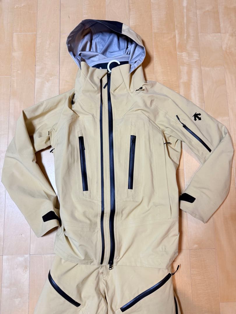DESCENTE デサント スキーウェア 2023 2024モデル 上下セット