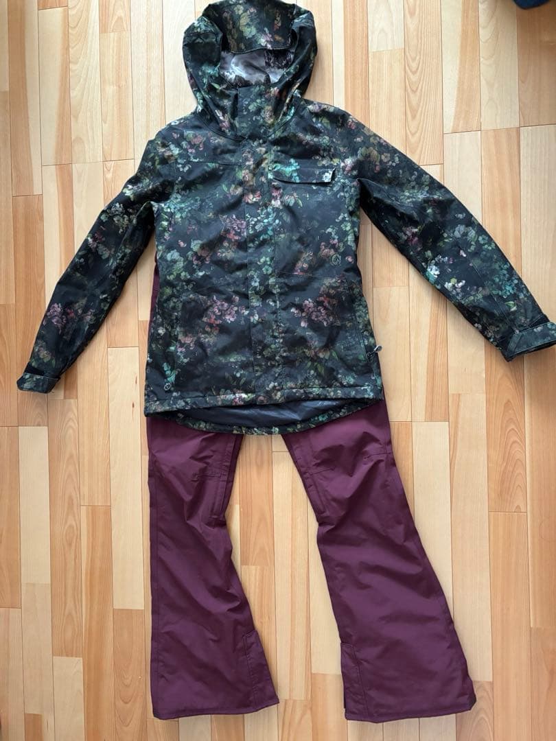 VOLCOM GORE-TEX スノーウェア　レディース　ジャケットのみ