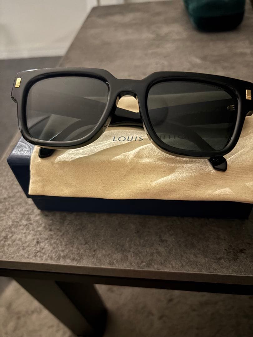 Louis Vuitton ブラック サングラス