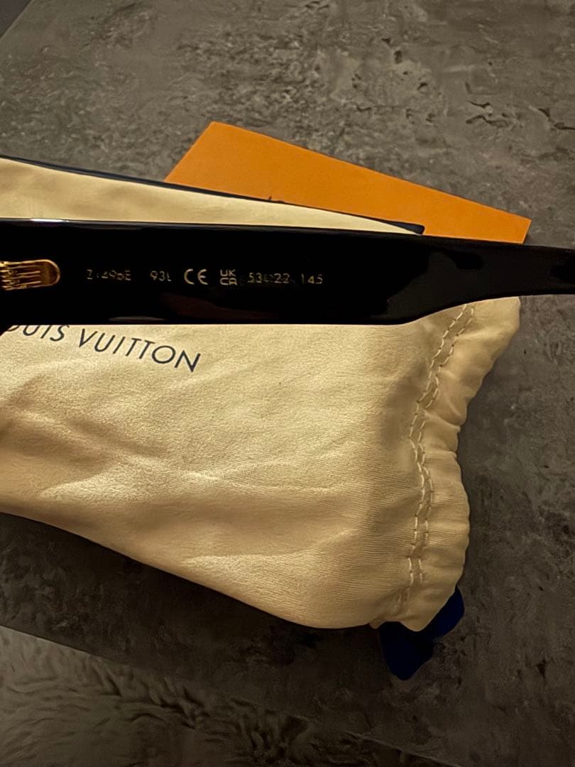 Louis Vuitton ブラック サングラス