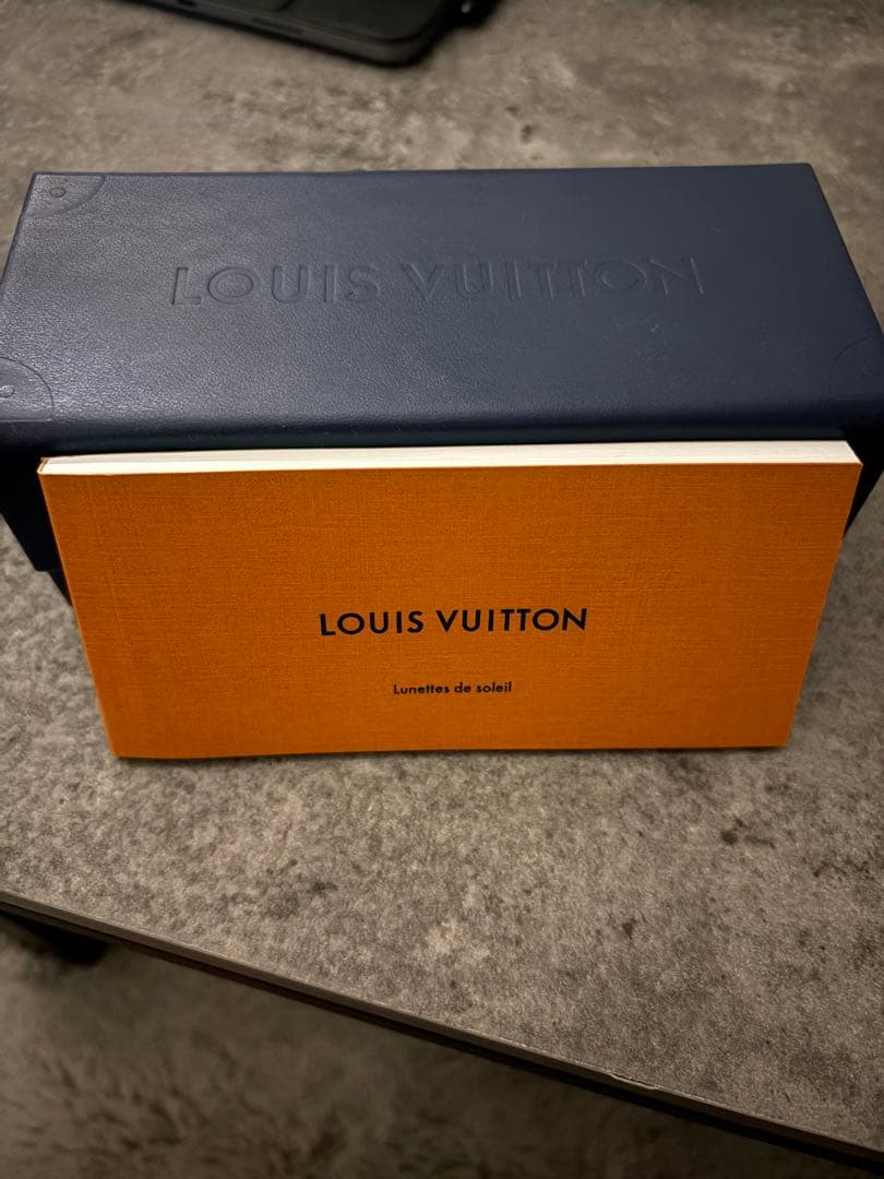 Louis Vuitton ブラック サングラス