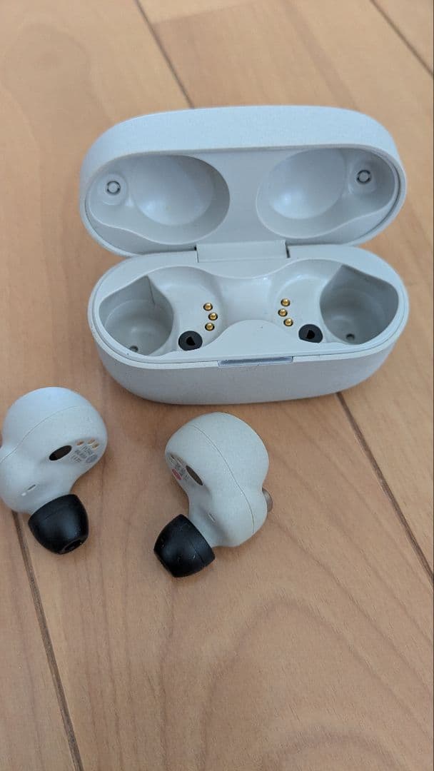 ワイヤレスイヤホン【WF-1000XM4】【ケース付】ノイキャン有