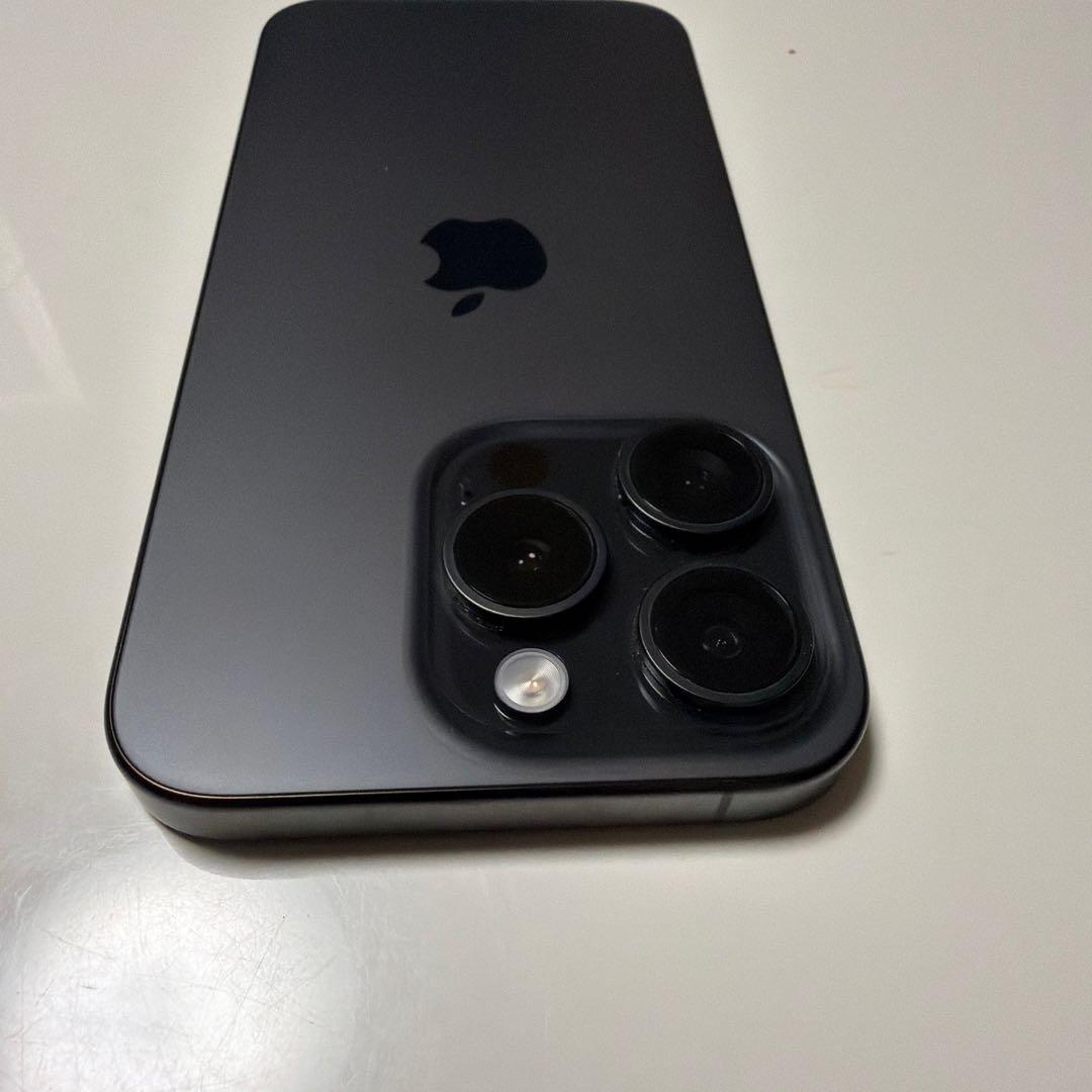 Apple iPhone 15 Pro ブラックチタニウム　256GB 箱付き