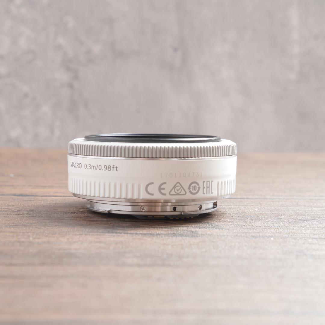 ✨ほぼ新品✨ホワイト✨Canon EF40mm F2.8 STM　1024-2