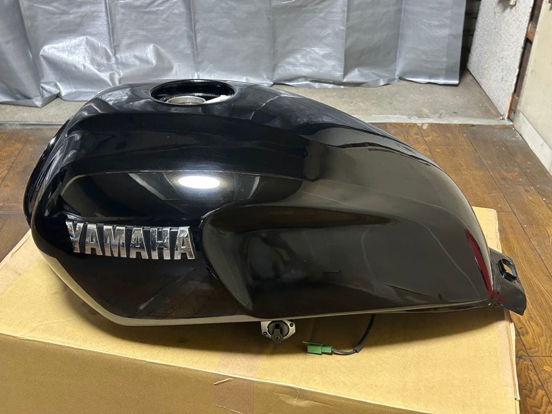 XJR1300 RP01J ガソリンタンク 黒