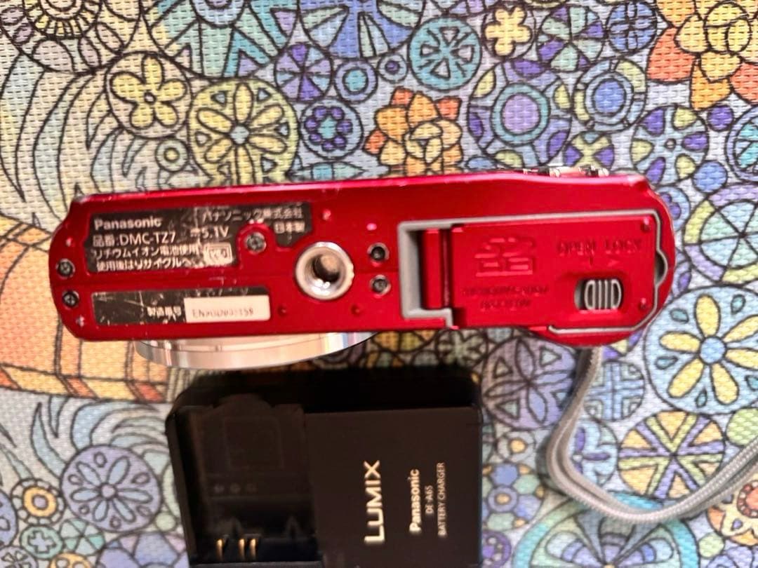 Panasonic Lumix 赤 コンパクトデジタルカメラ