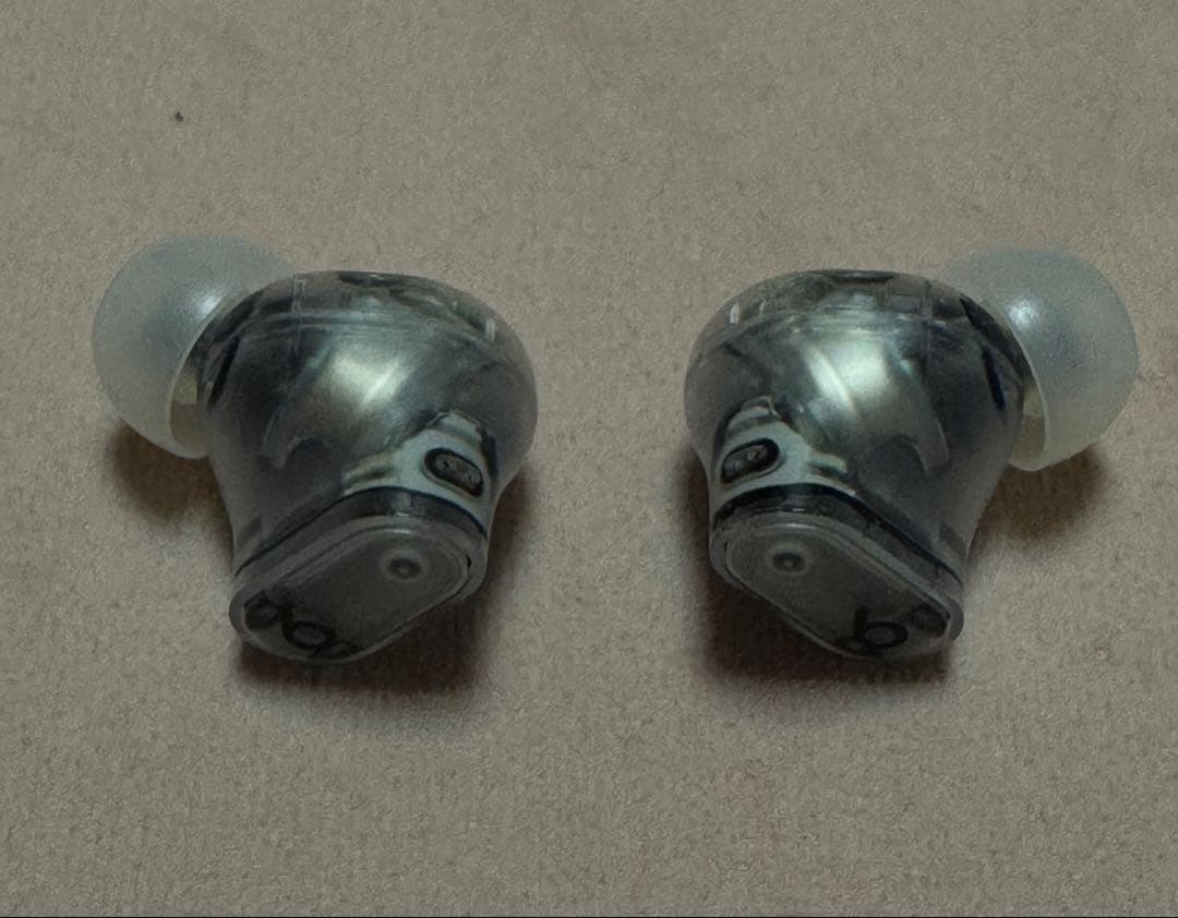 イヤホン Beats Studio Buds