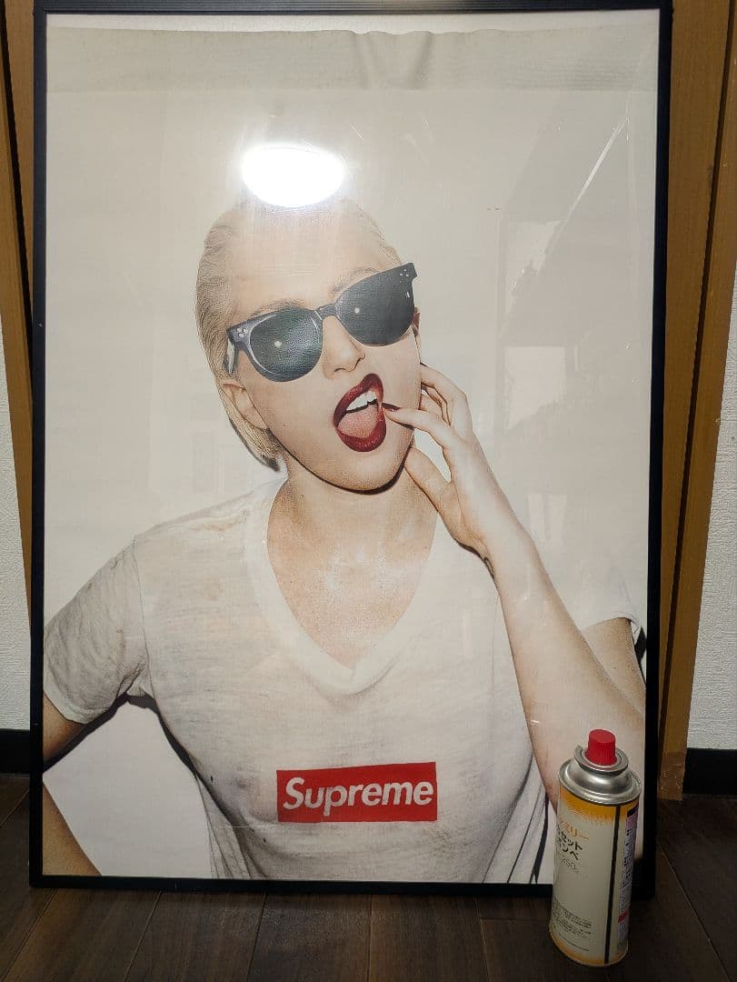 レディーガガ　シュプリームポスター